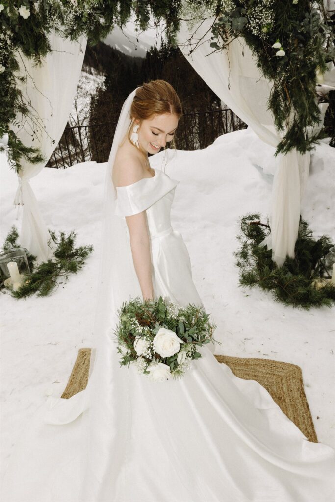 Hochzeitsfloristik mit natürlichen Blumen in Kitzbühel
Exklusiver Brautstrauß mit saisonalen Blumen aus Tirol
Elegante Hochzeitsfloristik in St. Johann in Tirol
Individuell gestaltete Hochzeitsblumen für Hochzeit in Kitzbühel
Romantische Tischfloristik für Hochzeit in Tirol
Brautstrauß mit Dahlien und Gartenblumen aus eigenem Anbau
Hochwertige Hochzeitsfloristik für moderne Hochzeiten in Tirol
Natürliche Hochzeitsdekoration mit saisonalen Blumen
Florale Hochzeitsdekoration in St. Johann in Tirol
Exklusive Blumenarrangements für Hochzeit in Kitzbühel