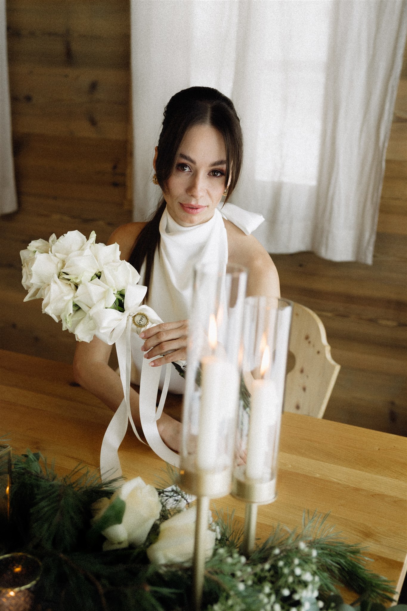 Elegant winter wedding flowers in the Austrian Alps